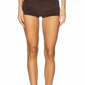 The Frankie Shop - Scout Low Rise Shorts in Desert Suede